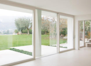 Izdelave in montaže ALU stavbnega pohištva. Izdelave in montaže steklenih fasad. Izdelave in montaže ALU zimskih vrtov. Izdelave in montaže ALU panoramskih oken.