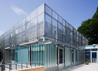 Izdelave in montaže ALU stavbnega pohištva. Izdelave in montaže steklenih fasad. Izdelave in montaže ALU zimskih vrtov. Izdelave in montaže ALU panoramskih oken.