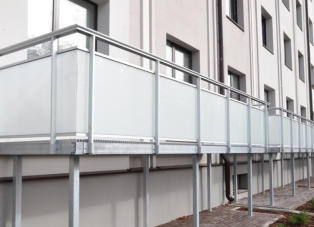 Izdelave in montaže ALU stavbnega pohištva. Izdelave in montaže steklenih fasad. Izdelave in montaže ALU zimskih vrtov. Izdelave in montaže ALU panoramskih oken.