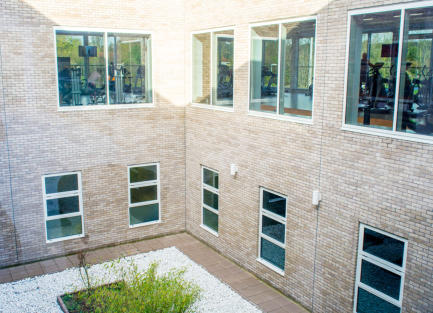 Izdelave in montaže ALU stavbnega pohištva. Izdelave in montaže steklenih fasad. Izdelave in montaže ALU zimskih vrtov. Izdelave in montaže ALU panoramskih oken.